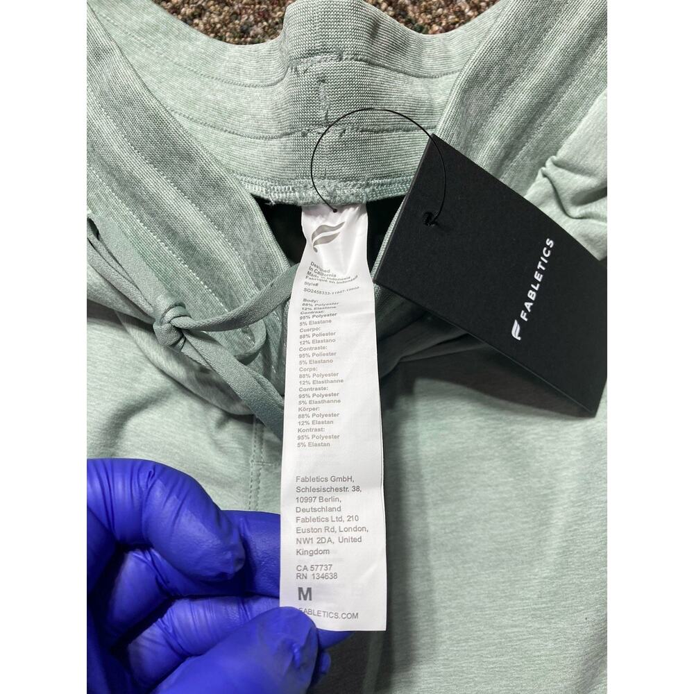 Fabletics The Cloud Jersey Short Mens Medium, Sage Green Heather, NWT - Picture 5 of 11